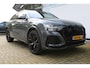 Audi RS Q8 4.0 TFSI Q8 quattro 600pk | Panorama dak | Keramische remschijven | Alcantara hemel | Luchtvering | Bang & Olufsen premium audio | Elektrisch wegklapbare trekhaak | Stoelverwarming/ventilatie | Stuurverwarming | Achterbank verwarmd | Elektrisch verstelbare stoelen met memory | Massage stoelen | Night Vision | 360° Camera | Alcantara stuur | Keyless entry/start | Soft close | Stuurverwarming |