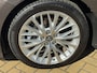 Toyota Camry 2.5 Hybrid Business Intro Leer