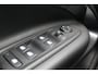 Abarth 600e Abarth Scorpionissima 54 kWh 282PK | Fabrieksgarantie | Kuipstoelen | Cruise control Adaptief | Apple Carplay/Android Auto | Parkeercamera | Half leder/alcantara | Voorruit verwarming | Parkeersensoren | Bluetooth | Navigatie |