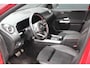 Mercedes-Benz B-klasse 200 Business Solution AMG | Incl. 12 Maanden garantie | Stoelverwarming | Elektrische trekhaak | Cruise control | Climate control | Parkeersensoren | Parkeercamera | Navigatie |