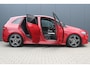 Mercedes-Benz B-klasse 200 Business Solution AMG | Incl. 12 Maanden garantie | Stoelverwarming | Elektrische trekhaak | Cruise control | Climate control | Parkeersensoren | Parkeercamera | Navigatie |