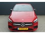 Mercedes-Benz B-klasse 200 Business Solution AMG | Incl. 12 Maanden garantie | Stoelverwarming | Elektrische trekhaak | Cruise control | Climate control | Parkeersensoren | Parkeercamera | Navigatie |