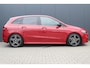 Mercedes-Benz B-klasse 200 Business Solution AMG | Incl. 12 Maanden garantie | Stoelverwarming | Elektrische trekhaak | Cruise control | Climate control | Parkeersensoren | Parkeercamera | Navigatie |