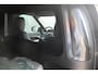 Land Rover Discovery 2.0 Td4 HSE Luxury | Incl. 12 Maanden garantie | Cruise Control | Navigatie | Apple Carplay\Android Auto | Elektrisch Trekhaak | Luchtvering | Parkeercamera | Parkeersensoren |