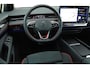 Volkswagen ID.7 Tourer GTX Limited Edition 86 kWh 340PK / 250kW, 60 maanden / 100.000km garantie, warmtepomp, wegklapbare trekhaak, adaptief onderstel (DCC), 20" LMV, Harman & Kardon geluidssysteem, head-up display, rondomzichtcamera (Area View), verwarm- en ventileerbare (koeling) voorstoelen, verwarmbare achterbank, elektrische ErgoActive stoelverstelling met geheugen- en massagefunctie, parkeerassistent (Park Assist Pro), 13 speakers (700 watt) met subwoofer, draadloze telefoonlader, verwarmbare voorruit, LED Matrix (IQ.Lights), dodehoekdetectie (Side Assist), vierwielaandrijving (4-Motion), discover pro max navigatie scherm etc.