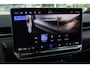 Volkswagen ID.7 Tourer GTX Limited Edition 86 kWh 340PK / 250kW, 60 maanden / 100.000km garantie, warmtepomp, wegklapbare trekhaak, adaptief onderstel (DCC), 20" LMV, Harman & Kardon geluidssysteem, head-up display, rondomzichtcamera (Area View), verwarm- en ventileerbare (koeling) voorstoelen, verwarmbare achterbank, elektrische ErgoActive stoelverstelling met geheugen- en massagefunctie, parkeerassistent (Park Assist Pro), 13 speakers (700 watt) met subwoofer, draadloze telefoonlader, verwarmbare voorruit, LED Matrix (IQ.Lights), dodehoekdetectie (Side Assist), vierwielaandrijving (4-Motion), discover pro max navigatie scherm etc.