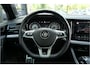 Volkswagen Touareg 3.0 TSI R-Line 340 PK | Pano | Luchtvering | Trekhaak | Carplay | Leder | Memory | 21''