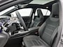 Mercedes-Benz A-klasse 250 e 140 Year Edition | Premium Plus | Nightpakket | Parkeerpakket | Panoramaschuifdak | 360° camera | 19-inch vijfdubbelspaak AMG velgen | Warmtewerend, donkergetint glas |