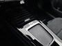 Mercedes-Benz A-klasse 250 e 140 Year Edition | Premium Plus | Nightpakket | Parkeerpakket | Panoramaschuifdak | 360° camera | 19-inch vijfdubbelspaak AMG velgen | Warmtewerend, donkergetint glas |