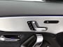 Mercedes-Benz A-klasse 250 e 140 Year Edition | Premium Plus | Nightpakket | Parkeerpakket | Panoramaschuifdak | 360° camera | 19-inch vijfdubbelspaak AMG velgen | Warmtewerend, donkergetint glas |