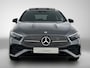 Mercedes-Benz A-klasse 250 e 140 Year Edition | Premium Plus | Nightpakket | Parkeerpakket | Panoramaschuifdak | 360° camera | 19-inch vijfdubbelspaak AMG velgen | Warmtewerend, donkergetint glas |