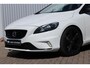 Volvo V40 2.0 T5 Carbon Edition | Active Bi-Xenon koplampen | Dealeronderhouden | Harman/Kardon Audio | Achteruitrijcamera | DAB+ radio | Navigatie full map | Parkeersensoren voor + achter | Cruise control | Park Assist Pilot