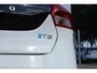 Volvo V40 2.0 T5 Carbon Edition | Active Bi-Xenon koplampen | Dealeronderhouden | Harman/Kardon Audio | Achteruitrijcamera | DAB+ radio | Navigatie full map | Parkeersensoren voor + achter | Cruise control | Park Assist Pilot