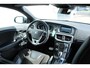 Volvo V40 2.0 T5 Carbon Edition | Active Bi-Xenon koplampen | Dealeronderhouden | Harman/Kardon Audio | Achteruitrijcamera | DAB+ radio | Navigatie full map | Parkeersensoren voor + achter | Cruise control | Park Assist Pilot