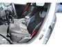 Volvo V40 2.0 T5 Carbon Edition | Active Bi-Xenon koplampen | Dealeronderhouden | Harman/Kardon Audio | Achteruitrijcamera | DAB+ radio | Navigatie full map | Parkeersensoren voor + achter | Cruise control | Park Assist Pilot
