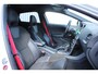Volvo V40 2.0 T5 Carbon Edition | Active Bi-Xenon koplampen | Dealeronderhouden | Harman/Kardon Audio | Achteruitrijcamera | DAB+ radio | Navigatie full map | Parkeersensoren voor + achter | Cruise control | Park Assist Pilot