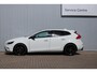 Volvo V40 2.0 T5 Carbon Edition | Active Bi-Xenon koplampen | Dealeronderhouden | Harman/Kardon Audio | Achteruitrijcamera | DAB+ radio | Navigatie full map | Parkeersensoren voor + achter | Cruise control | Park Assist Pilot
