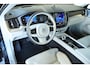 Volvo XC60 Recharge T6 AWD Inscription | Bowers & Wilkins Premium Audio | Luchtvering | Massage in voorstoelen | Gelamineerde zijruiten | Parkeercamera | Adaptive Cruise Control | Head-Up Display | Parkeersensoren voor + achter | 1ste Eigenaar