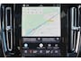 Volvo EC40 Extended Range Ultra Black Ed. 82 kWh - Panoramadak - IntelliSafe Assist & Surround - 360º Camera - Harman/Kardon audio - Verwarmde voorstoelen, stuur & achterbank - Parkeersensoren voor & achter - Elektr. bedienb. voorstoelen met geheugen links - Draadloze tel. lader - Warmtepomp - Extra getint glas - 20' LMV