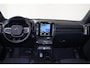 Volvo EC40 Extended Range Ultra Black Ed. 82 kWh - Panoramadak - IntelliSafe Assist & Surround - 360º Camera - Harman/Kardon audio - Verwarmde voorstoelen, stuur & achterbank - Parkeersensoren voor & achter - Elektr. bedienb. voorstoelen met geheugen links - Draadloze tel. lader - Warmtepomp - Extra getint glas - 20' LMV