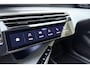 Peugeot 3008 1.6 plug-in Hybrid 195 Allure | tot 87km Elektrische range | Trekhaak | 1550kg trekvermogen | Panoramic Navigatie | Achteruitrijcamera | Adaptieve Cruise