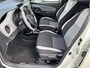 Toyota Yaris 1.5 Hybrid Dynamic Bi-Tone | Keyless | Trekhaak | Camera | Stoelverwarming