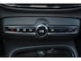 Volvo EX40 Extended Range Plus 82 kWh - IntelliSafe Assist & Surround - Parkeercamera achter - Verwarmde voorstoelen & stuur - Parkeersensoren voor & achter - Draadloze tel. lader - Warmtepomp - Inklapbare trekhaak - 19' LMV