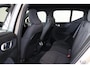 Volvo EX40 Extended Range Plus 82 kWh - IntelliSafe Assist & Surround - Parkeercamera achter - Verwarmde voorstoelen & stuur - Parkeersensoren voor & achter - Draadloze tel. lader - Warmtepomp - Inklapbare trekhaak - 19' LMV