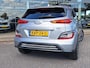 Hyundai Kona Electric EV Comfort Smart 64 kWh | SOH: 97,3% | 3 Fase | Warmtepomp | Climate | Stoel-verwarming | Camera | CC |