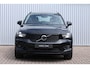 Volvo XC40 T4 Recharge R-Design Expression | Achteruitrijcamera | Apple Carplay | Android Auto | Elektrische bedienbare bestuurdersstoel met geheugen | Semi elektrische trekhaak | Standkachel | Achterbank verwarming