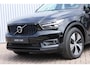 Volvo XC40 T4 Recharge R-Design Expression | Achteruitrijcamera | Apple Carplay | Android Auto | Elektrische bedienbare bestuurdersstoel met geheugen | Semi elektrische trekhaak | Standkachel | Achterbank verwarming