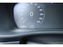Volvo XC40 T4 Recharge R-Design Expression | Achteruitrijcamera | Apple Carplay | Android Auto | Elektrische bedienbare bestuurdersstoel met geheugen | Semi elektrische trekhaak | Standkachel | Achterbank verwarming