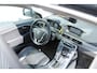 Volvo XC70 T5 Automaat FWD Nordic+ | Origineel Nederlands geleverd | Dealer onderhouden | Schuifkantel/dak | Stoelverwarming | Lederen bekleding | Elektrisch bedienbare bestuurdersstoel met geheugen | Alarm klasse 3 | Parkeerverwarming | Keyless entry | BLIS | Adaptive Cruise Control
