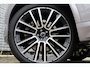 Volvo XC90 2.0 T8 Plug-in hybrid AWD Ultra Bright Exec. Ed. | Adaptieve Cruise Control | Elektr. schuif-\-kanteldak | 360 Camera | Luchtvering | Bowers & Wilkins Premium Audio | Extra getint glas | Gelamineerde ramen | Geventileerde voorstoelen | Stoelverwarming | Stoelmassage | Verwarmd stuurwiel | Google Services | Head-up display | Alcantara hemelbekleding | 22" Lichtmetalen velgen |