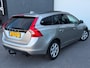 Volvo V60 1.6 T3 Kinetic PANORAMADAK/DEALERONDERHOUDEN/NAVI/CRUISE