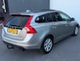 Volvo V60 1.6 T3 Kinetic PANORAMADAK/DEALERONDERHOUDEN/NAVI/CRUISE