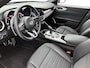 Alfa Romeo Giulia 2.0T 200pk Sprint | AUTOMAAT | ACHTERUITRIJCAMERA | APPLE CARPLAY - ANDROID AUTO | HALF LEDER | PARKEERSENSOREN | DAB RADIO | ADAPTIVE CRUISE CONTROL | BI XENON |