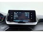 Peugeot e-2008 EV Allure 50 kWh | 100% SOH! l Apple Carplay/Android Auto l Bluetooth l DAB l Cruise Control l Climate Control l Navigatie l Lichtmetalen Velgen l PDC Achter