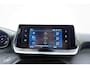 Peugeot e-2008 EV Allure 50 kWh | 100% SOH! l Apple Carplay/Android Auto l Bluetooth l DAB l Cruise Control l Climate Control l Navigatie l Lichtmetalen Velgen l PDC Achter