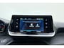 Peugeot e-2008 EV Allure 50 kWh | 100% SOH! l Apple Carplay/Android Auto l Bluetooth l DAB l Cruise Control l Climate Control l Navigatie l Lichtmetalen Velgen l PDC Achter