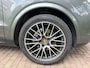 Porsche Cayenne 3.0 E-Hybrid Aut. | Panorama | Sport Chrono | BOSE | Luchtvering | Stuurwielverwarming | Lederen Dash | NL. Auto |