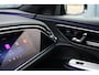 Mercedes-Benz E-klasse 300 e AMG Line | Hyperscreen | Distronic+ | Massage | Zonnerollo's | Trekhaak | Soft-Close | Vlakkenverwarming | Stoelventilatie | HUD | Digital Light | Surround Camera |