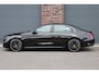 Mercedes-Benz E-klasse 300 e AMG Line | Hyperscreen | Distronic+ | Massage | Zonnerollo's | Trekhaak | Soft-Close | Vlakkenverwarming | Stoelventilatie | HUD | Digital Light | Surround Camera |