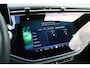 Mercedes-Benz E-klasse 300 e AMG Line | Hyperscreen | Distronic+ | Massage | Zonnerollo's | Trekhaak | Soft-Close | Vlakkenverwarming | Stoelventilatie | HUD | Digital Light | Surround Camera |