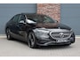 Mercedes-Benz E-klasse 300 e AMG Line | Hyperscreen | Distronic+ | Massage | Zonnerollo's | Trekhaak | Soft-Close | Vlakkenverwarming | Stoelventilatie | HUD | Digital Light | Surround Camera |