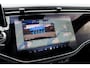 Mercedes-Benz E-klasse 300 e AMG Line | Hyperscreen | Distronic+ | Massage | Zonnerollo's | Trekhaak | Soft-Close | Vlakkenverwarming | Stoelventilatie | HUD | Digital Light | Surround Camera |
