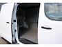 Peugeot e-Expert EV L3 75 kWh | 8 Jaar Garantie | Navi | Camera | PDC V+A | Cruise control | Houtenvloer | | Navi | Camera | PDC V+A | Cruise control | Houtenvloer |