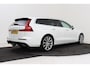 Volvo V60 2.0 T4 Momentum Pro | Trekhaak | Volledig Ond. | Org NL | CarPlay | Camera | Navigatie | Stoelverwarming |
