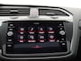 Volkswagen Tiguan 1.4 TSI eHybrid R-Line Business 245PK DSG Panoramadak, Trekhaak, Black Style, 20" LM velgen, Matrix LED-Verlichting, Keyless, 17" Winterset
