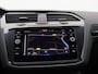 Volkswagen Tiguan 1.4 TSI eHybrid Elegance 245 PK DSG Trekhaak, Matrix LED-Verlichting, Side Assist, Parkeersensoren voor en Achter, Elektrische Achterklep, 18" LM Velgen, Keyless, Dynamic Chassis